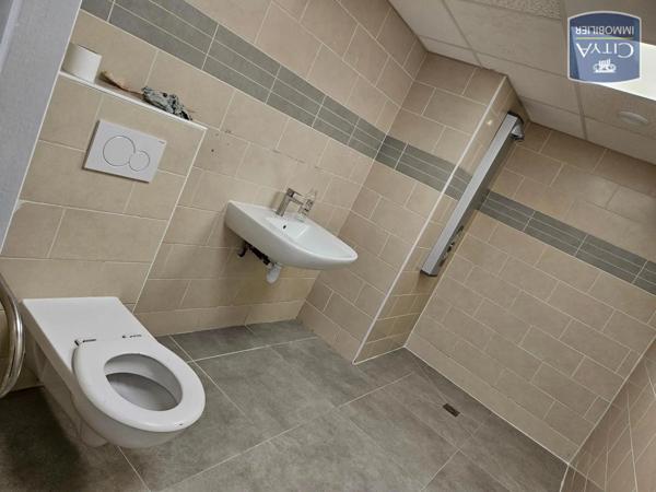 Local commercial à vendre 302m²