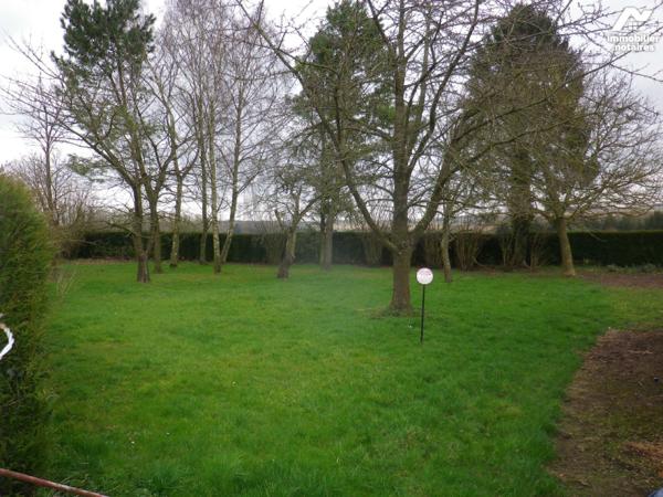 MOISLAINS PARCELLE DE TERRAIN A BATIR D UNE CONTENANCE DE 1100 M2 
FACADE DE 45 METRES...