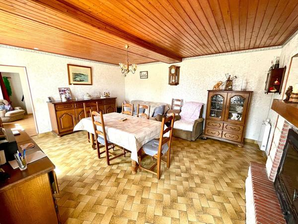 Maison Doué la Fontaine 6 pièce(s) 162.69 m2 - D5976