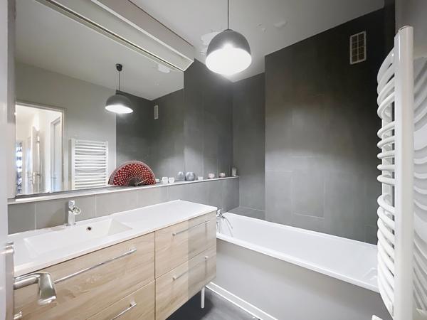 Appartement 4 pièces - 90 m² Exclusivité efficity