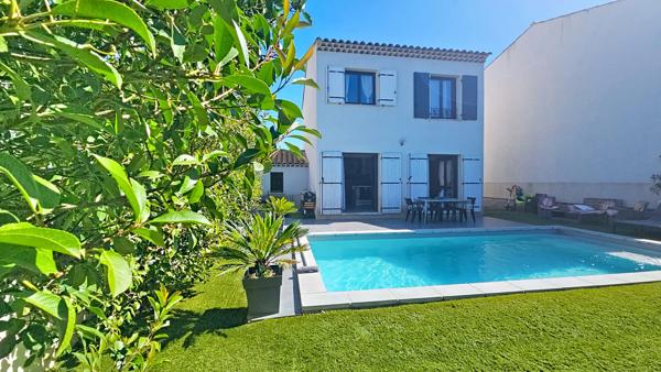 Maison T4 récente avec garage et piscine à Saint-Maximin-la-Sainte-Baume