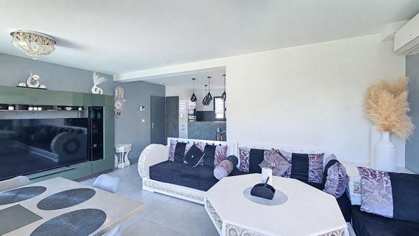 Maison T4 récente avec garage et piscine à Saint-Maximin-la-Sainte-Baume
