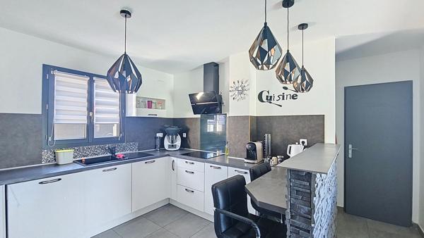 Maison T4 récente avec garage et piscine à Saint-Maximin-la-Sainte-Baume