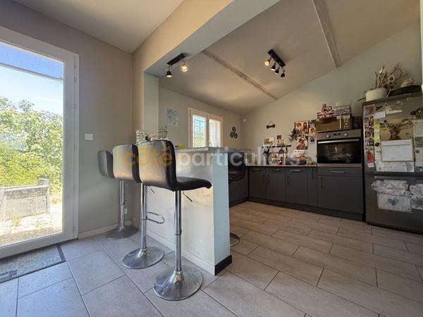Vente
                Maison89,76 m² - 5 Pièces -
                    L AIGUILLON LA PRESQU ILE (85460)