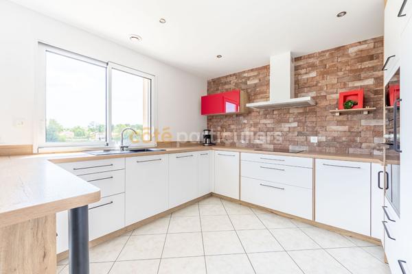 Vente
                Maison132,27 m² - 6 Pièces -
                    CHANTONNAY (85110)