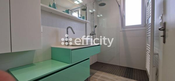 Appartement
         3 pièces
        - 58 m² 225 000 € *