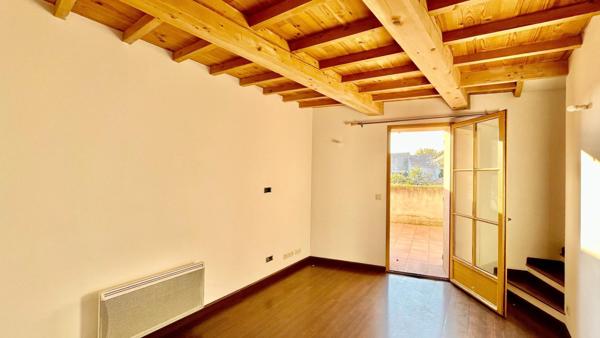 BEL APPARTEMENT DANS UN ENVIRONNEMENT ARBORE EN PLEIN CENTRE HISTORIQUE