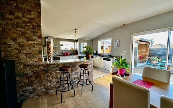 Maison à vendre    6 pièces •  Bordères-sur-l'Échez