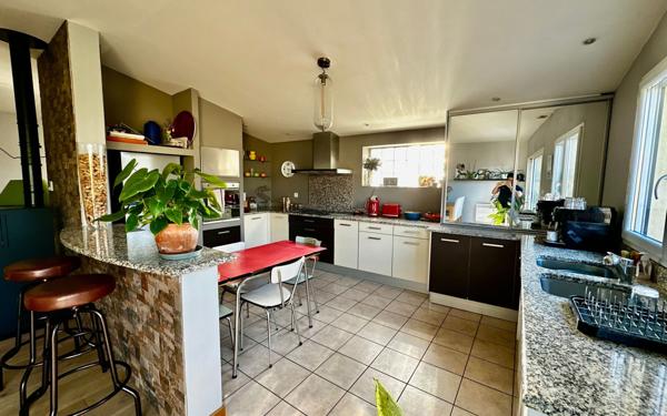 Maison à vendre    6 pièces •  Bordères-sur-l'Échez