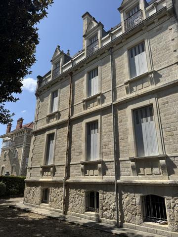 Biarritz (64200) APPARTEMENT T2 SAINT CHARLES DANS BATISSE HISTORIQUE