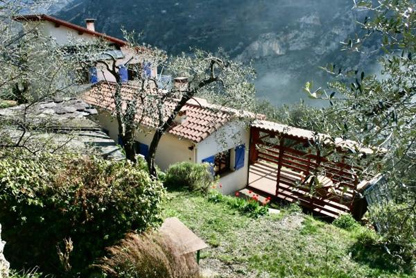 Dpt Alpes Maritimes (06), à vendre Breil sur ROYA Maison 7 pièces sur 1312 m² de terrain belle dégagée sur montagnes