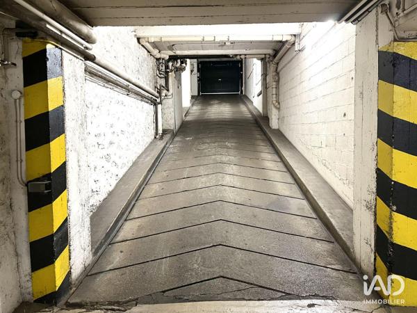 Location parking 11 m² Paris 7