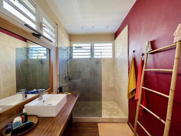 Villa 7 pièces – Piscine, garage, terrain 914 m² – Ravine des Cabris (Saint-Pierre)