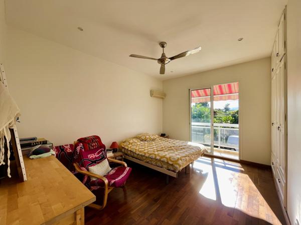 Villa 7 pièces – Piscine, garage, terrain 914 m² – Ravine des Cabris (Saint-Pierre)