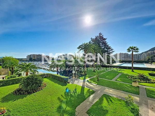 MANDELIEU : 4P TRAVERSANT AU CALME