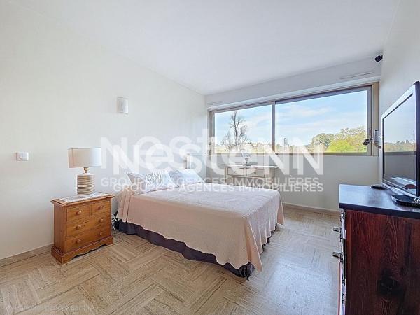 MANDELIEU : 4P TRAVERSANT AU CALME