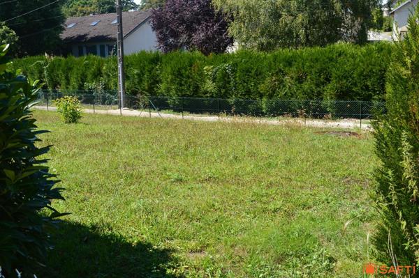Terrain constructible 557 m² Franois
