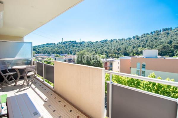 Carnoux/ Appartement/ Terrasse/Stationnement