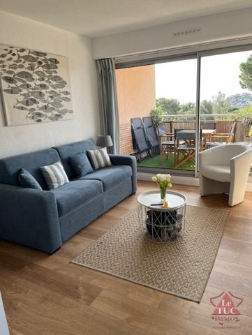 Appartement T2. Piscine. Vue mer. Cavalaire-sur-Mer (83240)