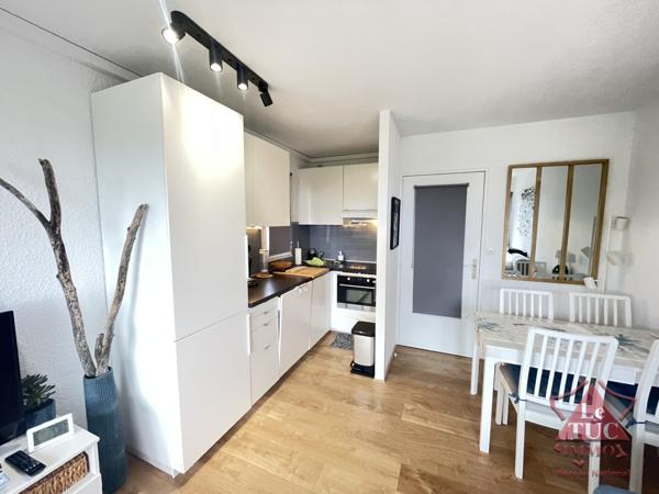 Appartement T2. Piscine. Vue mer. Cavalaire-sur-Mer (83240)