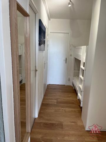 Appartement T2. Piscine. Vue mer. Cavalaire-sur-Mer (83240)