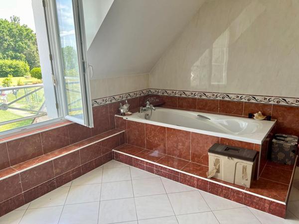 MAISON 4 CHAMBRES  NAVEIL   GARE TGV  10MN