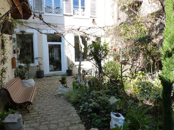 VENTE À TERME OCCUPÉE MAISON D'ARTISTE CHATILLON SUR LOIRE