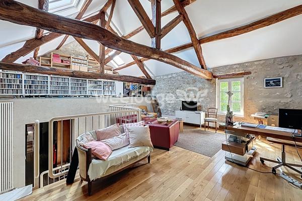 Maison à vendre 10 pièces de 280 m² à Jouy-le-Moutier