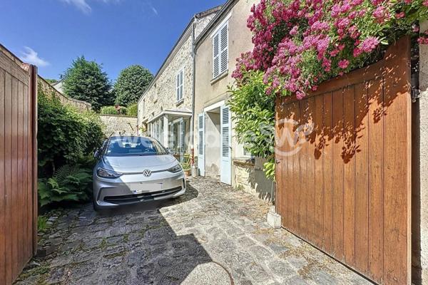 Maison à vendre 10 pièces de 280 m² à Jouy-le-Moutier