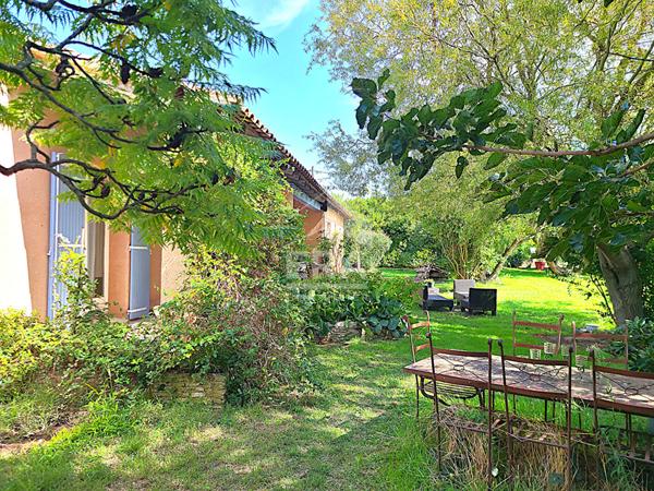 Villa avec grand  terrain