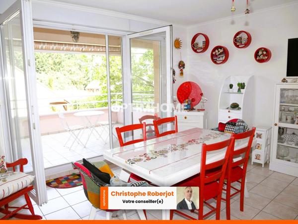 Lumineux appartement de 3 pièces avec terrasse à SAINT REMY (71)