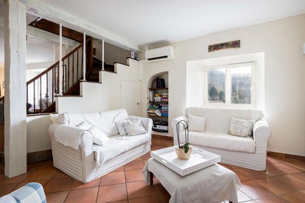 Maison en pierre sur le chemin de Saint-Jacques-de-Compostelle