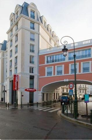 INVESTISSEMENT LOCATIF – PUTEAUX – Résidence d'Affaires et Tourisme Residhome Puteaux La Défense**** – 5,59 de rentabilité