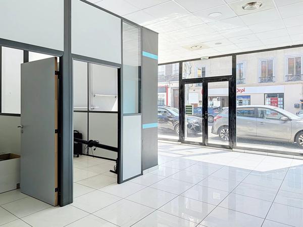 Vente                                                      Local commercial
                        
                     5 pièces                      86 m2                     à Bourgoin-Jallieu