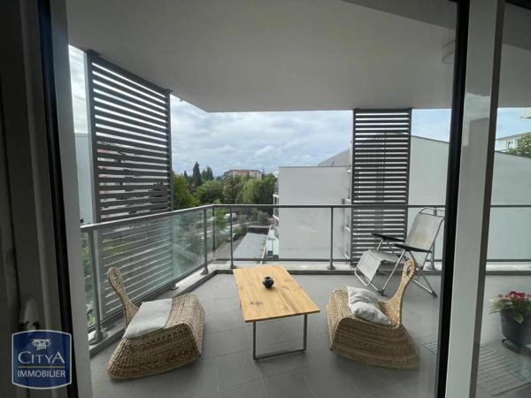 Appartement à louer 3 pièces 66.85m² Pau (64000)