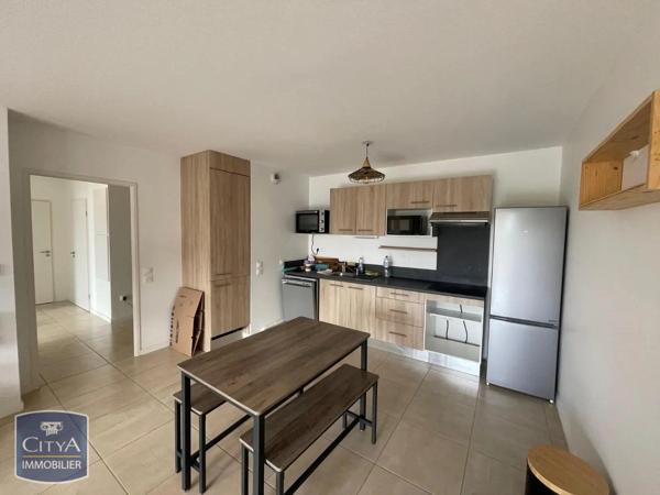 Appartement à louer 3 pièces 66.85m² Pau (64000)