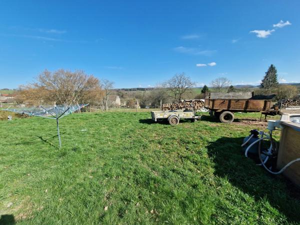 Proche de XERTIGNY (88) Propriete à vendre MAISON 4 pièces (env. 140 m2) + GARAGE AUTOMOBILES de 900 m2 / TERRAIN 7500 m2 env.