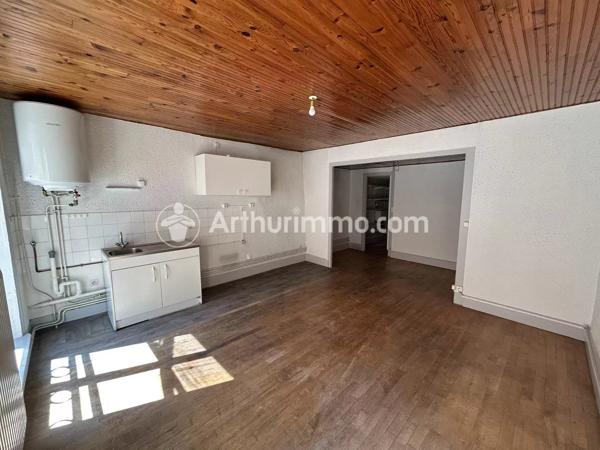 Location                                                      Appartement
                        
                     2 pièces                      51 m2                     à Trévoux