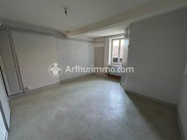 Location                                                      Appartement
                        
                     2 pièces                      51 m2                     à Trévoux