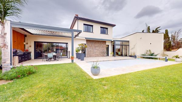 Superbe villa T4 2022 de 180 m² avec piscine à Canohès