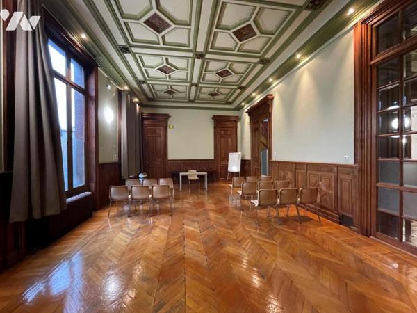 Roubaix centre immeuble de bureaux. construction de caractère