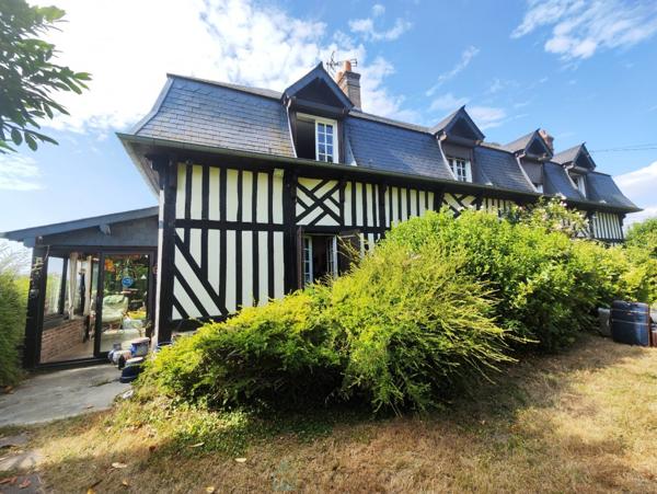 Sur plus de 3 ha de terrain, agréable maison avec dépendances
