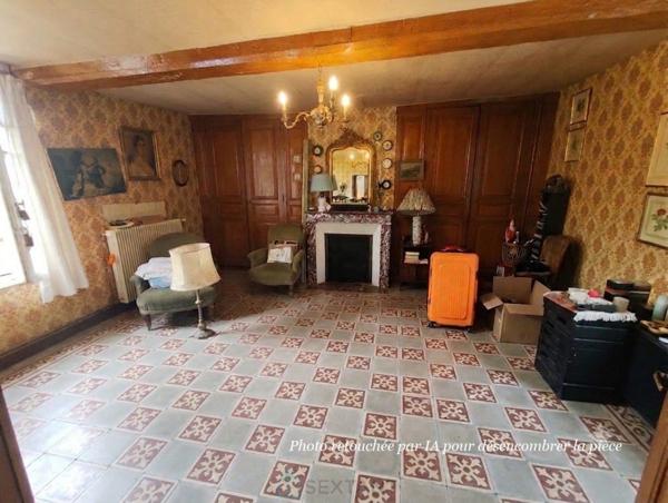 Sur plus de 3 ha de terrain, agréable maison avec dépendances