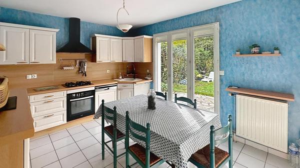 Maison d'environ 172 m2 (141 m2 carrez)sur 417 m2 de terrain