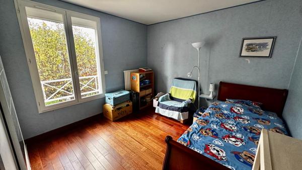 Maison d'environ 172 m2 (141 m2 carrez)sur 417 m2 de terrain