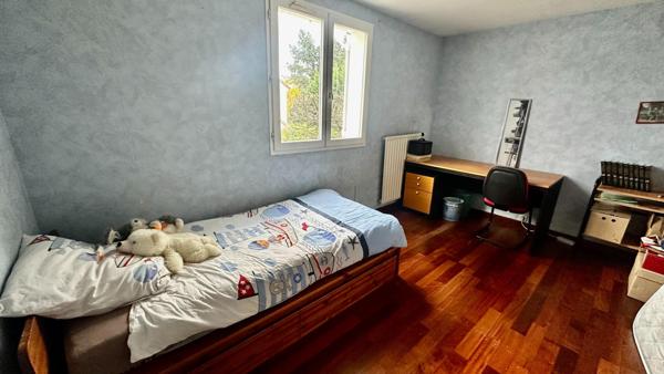 Maison d'environ 172 m2 (141 m2 carrez)sur 417 m2 de terrain