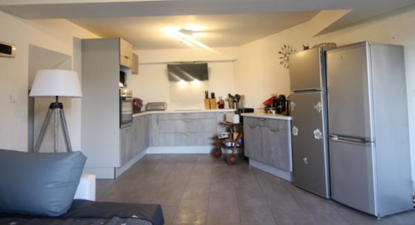 Falck (57550) Ensemble immobilier café salle des fêtes et appartement