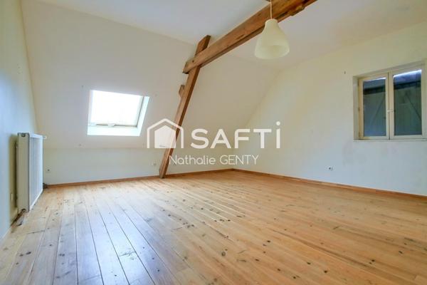 ANCIEN CORPS DE FERME AVEC CHAMBRES D'HÔTES ET DÉPENDANCES SUR UNE PARCELLE DE 8000 M2 À STEENVOORDE