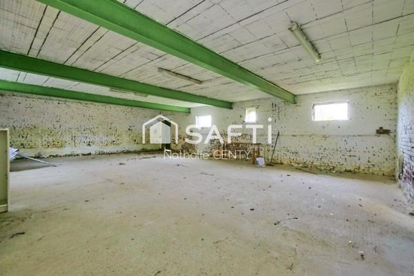 ANCIEN CORPS DE FERME AVEC CHAMBRES D'HÔTES ET DÉPENDANCES SUR UNE PARCELLE DE 8000 M2 À STEENVOORDE