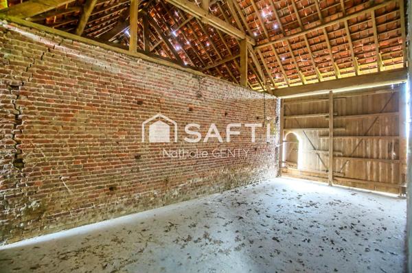 ANCIEN CORPS DE FERME AVEC CHAMBRES D'HÔTES ET DÉPENDANCES SUR UNE PARCELLE DE 8000 M2 À STEENVOORDE